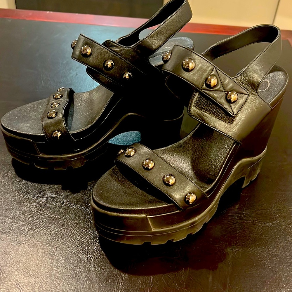 🤘Studded Platform Black Sandals